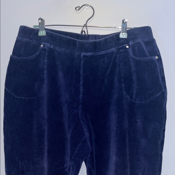 Women’s Quaker Factory Navy Corduroy Stretch Capri Pants Large Short - Picture 3 of 11